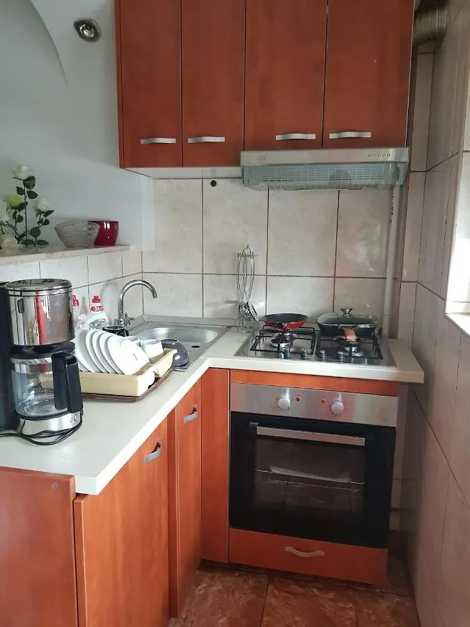 Avrig-Ferdinand Studio Bukarest 0*,